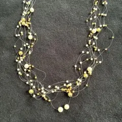 ゴールドとホワイトのビーズ ネックレス　複数個割引有り
