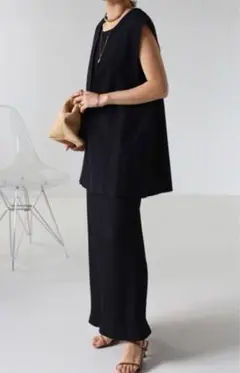 ボンジュールサガン　リネン混ディープVベスト×リブタンクワンピース　ブラック