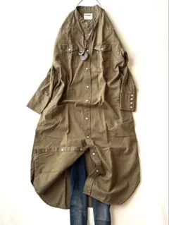 SHIPS別注 Wrangler ノーカラーデニムシャツワンピース カーキ