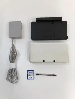 ★​【すぐ遊べる】ニンテンドー3DS アイスホワイト （充電台・SDカード付）