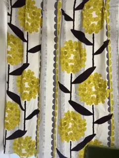 北欧デザイン風　ヴォイクッカ　イエロー　幅184cm×丈140cm