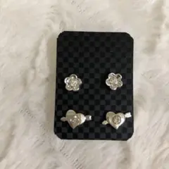 ハートと花モチーフのピアスセット　樹脂ポスト