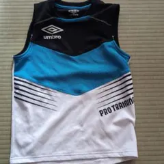 umbro ノースリーブ　S
