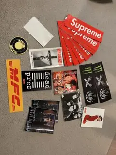 supremeステッカー 40枚以上 - メルカリ