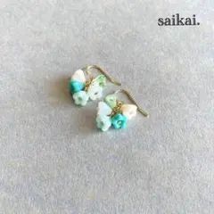 [744]小さなチェコガラスフラワーのピアス ホワイト グリーン ハンドメイド