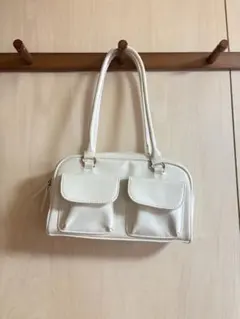 値下げ中☆ホワイト ボストン型 ハンドバッグ