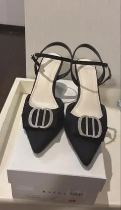 RANDA ビジューパーツストラップパンプスのサムネイル