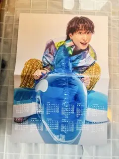 菅井友香 2025年4月始まりカレンダー＆アクリルスタンド - メルカリ
