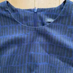 マリメッコ　ワンピース　ひざ下丈で使える！　シンプル落ち着き　ネストローブ