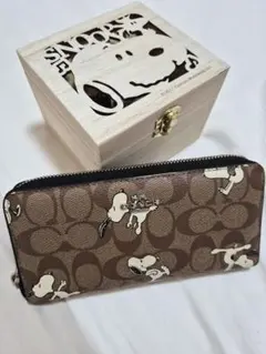 新品・未使用コーチCOACH スヌーピー刺繍 長財布保存袋付き - メルカリ