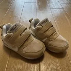 ベージュ スニーカー