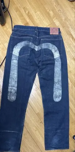 evisuのストレートデニム