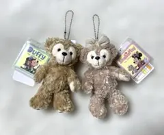 【タグ付き】ダッフィー&シェリーメイ　ぬいぐるみ　マスコット　バッジストラップ