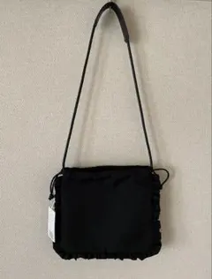 【新品・未使用品】♡IENA × ALLA HOLLONナイロンフリルバッグ♡のサムネイル