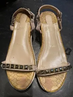 Christian Louboutin スタッズ付き　カタクロウ