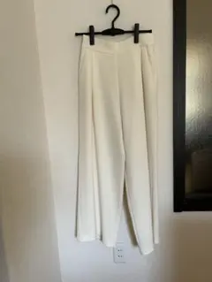 ソージュ　タックワイドパンツ　アイボリーＭ