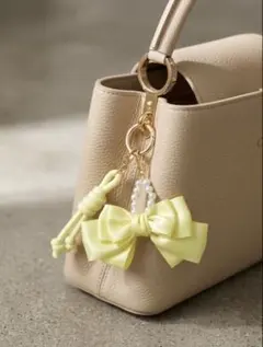 イエローリボンとパールのキーホルダー