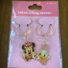 東京ディズニーリゾート ミニーデイジーキーホルダー