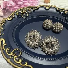 ヴィンテージ風 花モチーフ クリップ式ピアス