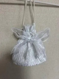 リボン付きシルバーショルダーバッグ、巾着