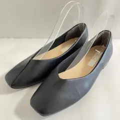 訳あり美品✨NUOVO ヌオーヴォ スクエアトゥ フラットパンプス ブラック Mのサムネイル