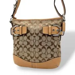 美品　COACH　コーチ　ショルダーバッグ　シグネチャー　ベージュ系　SOHO