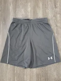 UNDER ARMOUR グレー ショートパンツ MD
