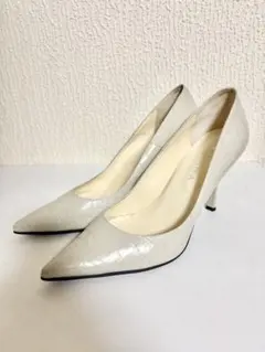 美品⭐️DIANA❤️クロコ型押し ポインテッドトゥ パンプス 22.5㎝ 白系 DIANA クロコ型押し ポインテッドトゥ パンプス - メルカリ