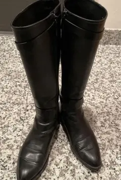 ブラックロングブーツ 金具付きベルト　ザラ　ZARA