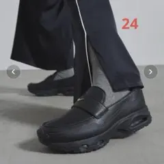 ナイキ　ウィメンズ　エアマックスフェノメナ　ゴールド　24 NIKE ローファー