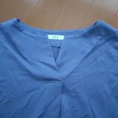 a.v.v 薄紫 Vネック 半袖Tシャツのサムネイル