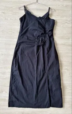 SHEIN 黒 キャミワンピース スリット入り