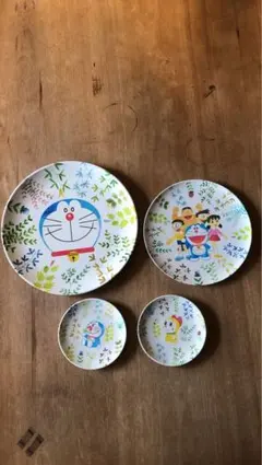 ドラえもん　プレート　サントリー