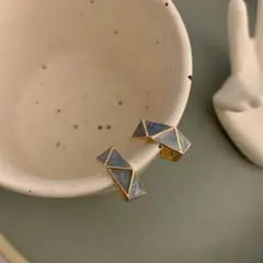 【即日～翌日発送】ストーン風フープピアス　ゴールド　くすみブルー　上品　*305