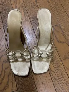 ESCADA ゴールド ストラップ ミュールのサムネイル