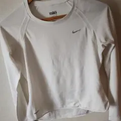Nike Fit Dry ホワイト長袖トップス Sサイズ