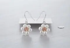 パール調ビーズ フラワーモチーフ フックピアス