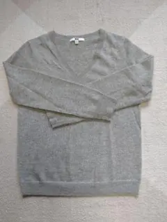 UNIQLO カシミヤ100％ Vネック長袖セーター