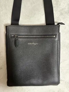 【美品】Salvatore Ferragamoメンズショルダーバッグ