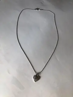 ハート型クリスタルストーンネックレス