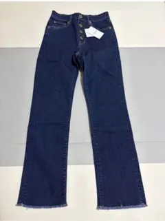新品タグ付き　Spick＆Span ハイウエスト切りっぱなしデニム　36