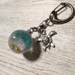 *¨:.☆星の砂と水晶の海玉キーホルダー 幸せを運ぶホヌ ☆‥·¨*