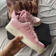 Nike Air Force 1 ベルベット ピンク