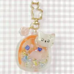 No.3098 じゃれねこのチャーム - メルカリ