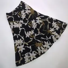 インゲボルグ　黒　花柄　ロングスカ―ト