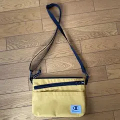 Champion イエロー サコッシュ　斜めがけバック