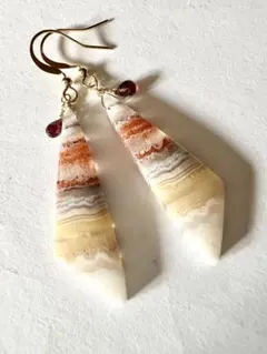 レア　レッドグラデーション　レースアゲート　ガーネット　14kgf ピアス