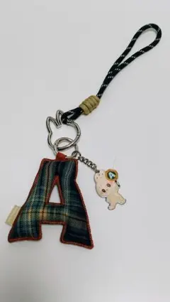 【正規品】 ラブブ Labubu ポップマート キーホルダー　A