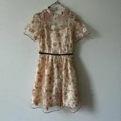 Lily Brown 刺繍チュールワンピース　半袖　花柄　ベージュ　サイズ0