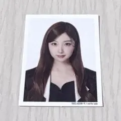 NiziU Portfolio 初回生産限定盤　照明写真　ミイヒ　②のサムネイル